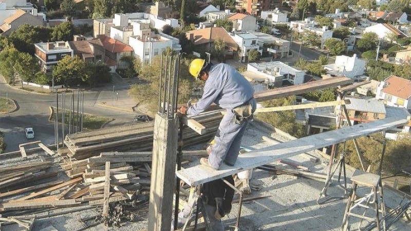 Así quedó la paritaria salarial de la UOCRA para 2022